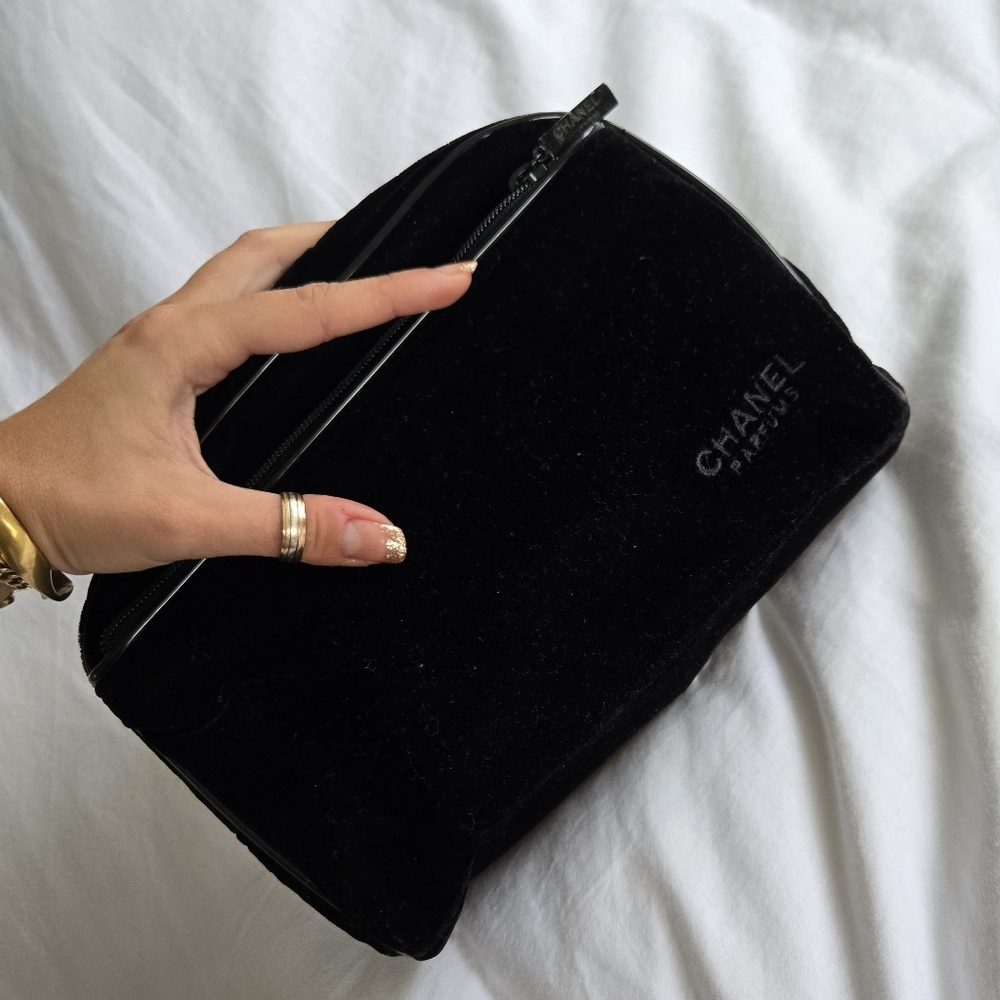 CHANEL Parfums velvet velour makeup cosmetic bag clutch case black - Picture 12 of 12